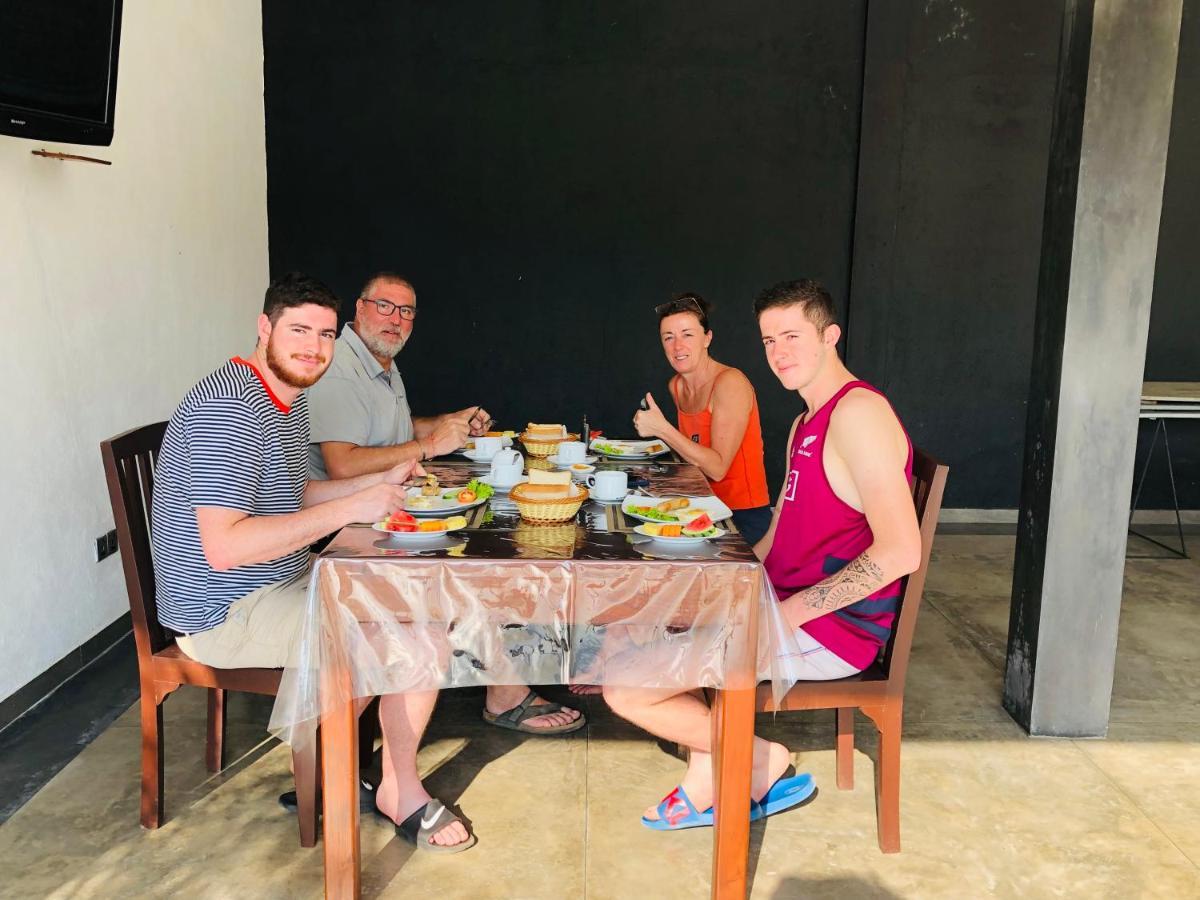 Bony'S Holiday Inn Νεγκόμπο Εξωτερικό φωτογραφία