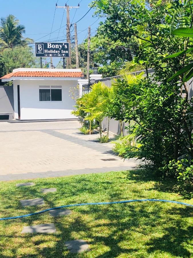Bony'S Holiday Inn Νεγκόμπο Εξωτερικό φωτογραφία
