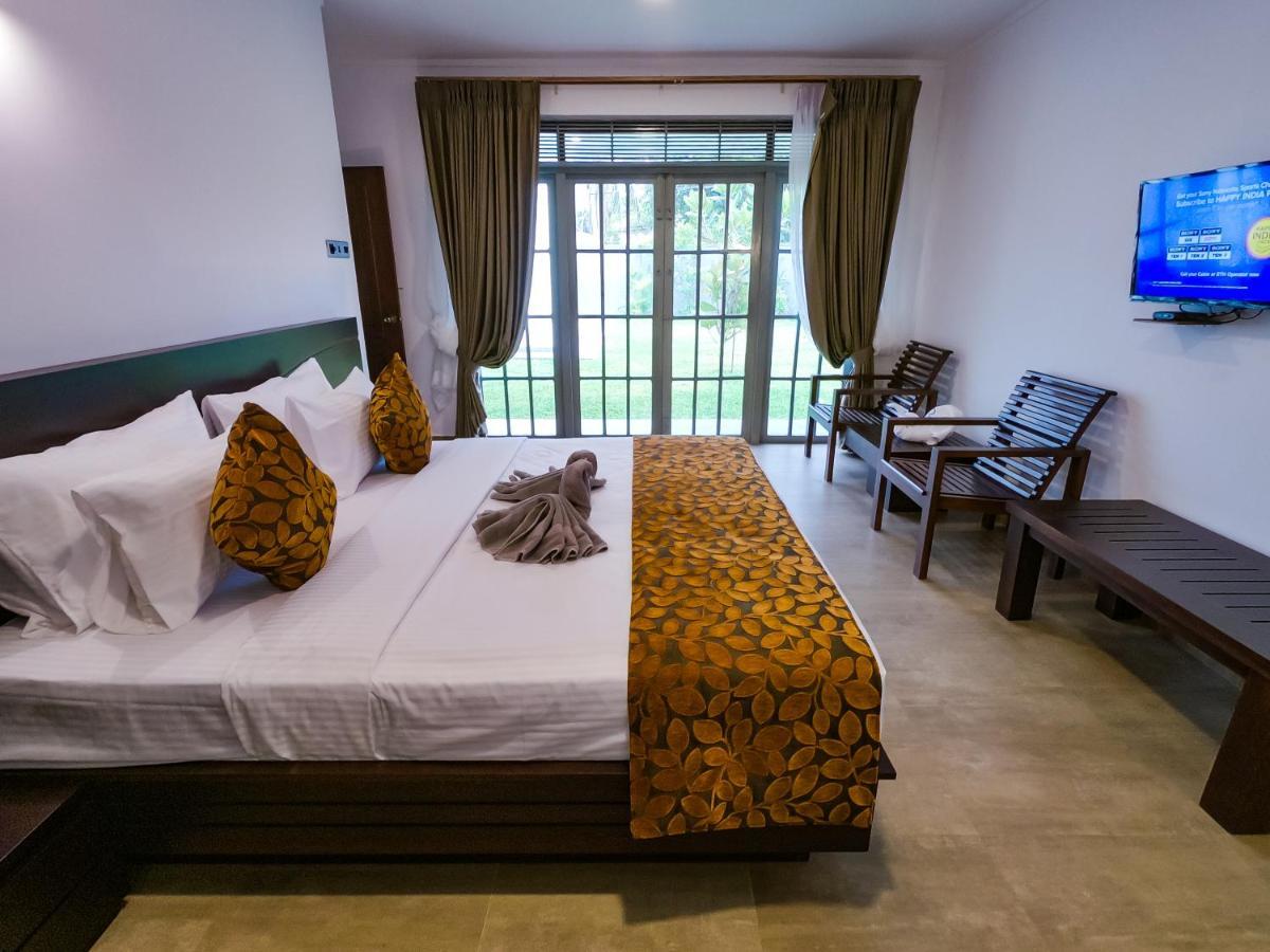 Bony'S Holiday Inn Νεγκόμπο Εξωτερικό φωτογραφία