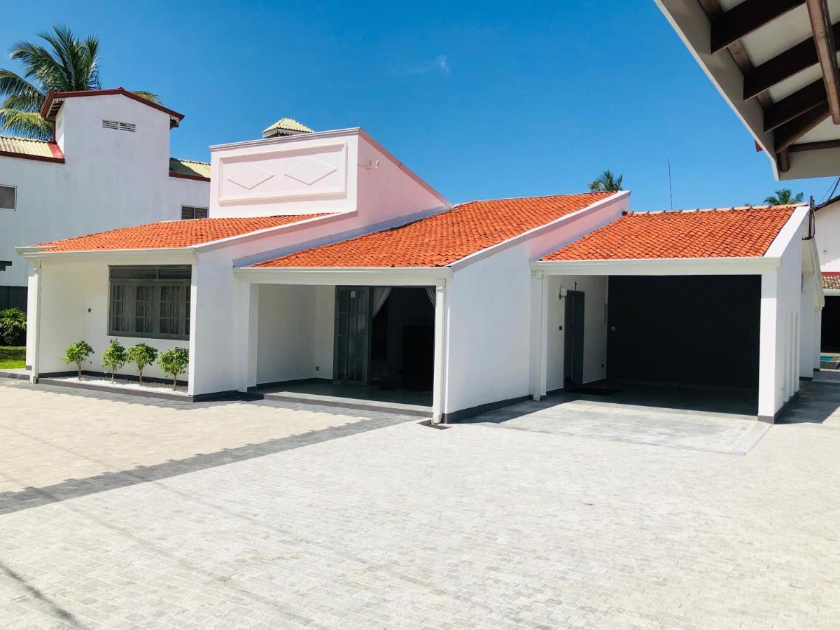 Bony'S Holiday Inn Νεγκόμπο Εξωτερικό φωτογραφία