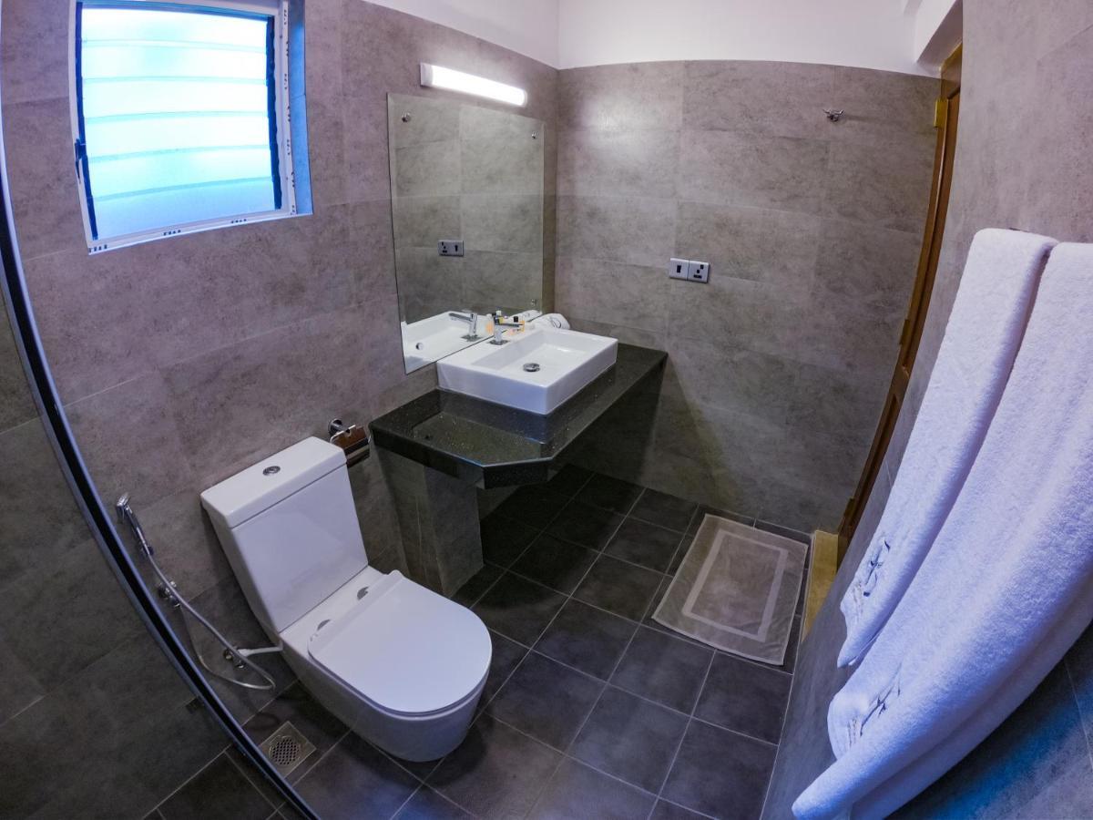 Bony'S Holiday Inn Νεγκόμπο Εξωτερικό φωτογραφία